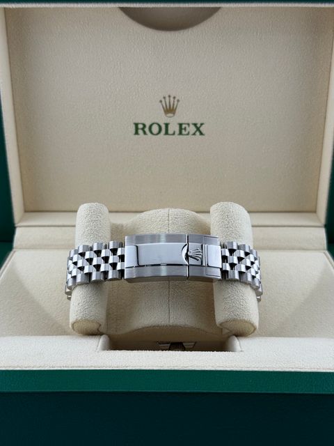 Rolex GMT Master II 126710 BLRO Image 5